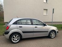 Gebraucht Kia Rio 97 PS (71 kW) 2009 Silber Kleinwagen