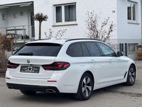 Gebraucht BMW 520 Shadowline 190 PS (139 kW) 2022 Weiß Kombi