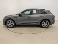 Gebraucht Audi e-tron S-Line 300 kW (408 PS) 2021 Daytonagrau perleffekt SUV