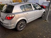 Gebraucht Opel Astra Edition 101 PS (74 kW) 2004 Silber Limousine