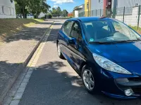 Gebraucht Peugeot 207 95 PS (69 kW) 2010 Blau Kleinwagen