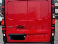 Gebraucht Renault Trafic 95 PS (69 kW) 2016 Rot Van / Kleinbus