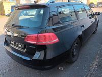 Second-hand VW Passat 105 CP (77 kW) 2012 Negru Break