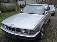 Używany BMW 520 129 KM (94 kW) 1990 Srebrny Sedan/Limuzyna