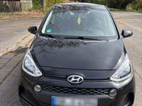 Gebraucht Hyundai i10 Trend 67 PS (49 kW) 2016 Schwarz Kleinwagen