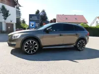Gebraucht Volvo V60 CC Summum 190 PS (139 kW) 2016 Twilightbronze met. Kombi