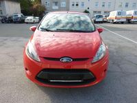 Gebraucht Ford Fiesta Trend 60 PS (44 kW) 2011 Rot Kleinwagen