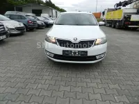Gebraucht Skoda Rapid Drive 90 PS (66 kW) 2015 Bila laser/laser white Kleinwagen