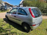 Używany Opel Corsa 60 KM (44 kW) 2002 Srebrny Hatchback