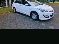 Gebraucht Hyundai i30 109 PS (80 kW) 2013 Weiß Kombi