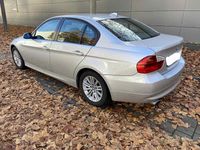 Gebraucht BMW 318 Advantage 143 PS (105 kW) 2008 Silber Limousine