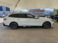 Gebraucht BMW 550e M Sport 489 PS (359 kW) 2025 Weiß Limousine