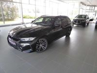 Gebraucht BMW 320 M Sport 190 PS (139 kW) 2024 Black sapphire metallic Kombi