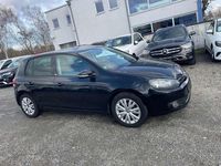 Gebraucht VW Golf VI Style 105 PS (77 kW) 2011 Deep black perleffekt Kleinwagen