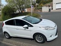 Gebraucht Ford Fiesta 82 PS (60 kW) 2011 Weiß Kleinwagen