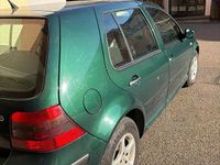 Second-hand VW Golf IV 150 CP (110 kW) 1998 Verde Hatchback