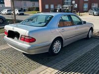 Gebraucht Mercedes E200 116 PS (85 kW) 2000 Silber Limousine