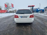 Gebraucht Mercedes E220 Avantgarde 170 PS (125 kW) 2010 Weiß Kombi