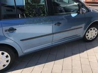 Gebraucht VW Touran Trendline 105 PS (77 kW) 2011 Blau Van / Kleinbus