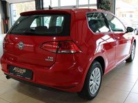 Gebraucht VW Golf VII 110 PS (80 kW) 2016 Tornadorot Kleinwagen