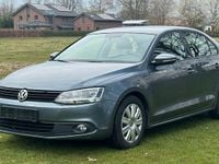 Gebraucht VW Jetta 105 PS (77 kW) 2011 Grau Limousine