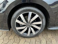 Gebraucht VW Touran R-line 150 PS (110 kW) 2024 Deep black perleffekt Van / Kleinbus