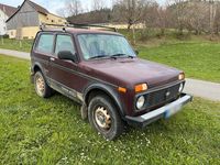 Gebraucht Lada Taiga 83 PS (61 kW) 2015 Rot SUV