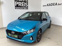 Gebraucht Hyundai i20 101 PS (74 kW) 2023 Aqua turquoise/ phantom black / mic (metallic) Kleinwagen