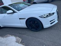 Gebraucht Jaguar XE Prestige 163 PS (119 kW) 2015 Weiß Limousine
