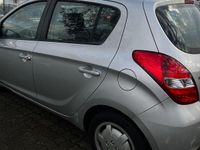 Gebraucht Hyundai i20 74 PS (54 kW) 2009 Grau Kleinwagen