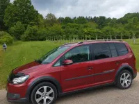 Gebraucht VW Touran Cross 140 PS (102 kW) 2012 Rot Van / Kleinbus