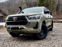Gebraucht Toyota HiLux 150 PS (110 kW) 2022 Weiß Abholung