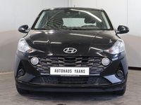 Gebraucht Hyundai i10 Select 67 PS (49 kW) 2023 Schwarz Kleinwagen