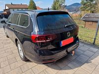 Gebraucht VW Passat 150 PS (110 kW) 2022 Schwarz Kombi