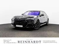 Gebraucht BMW 750e Shadowline 489 PS (359 kW) 2024 Black sapphire metallic Limousine