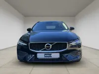 Gebraucht Volvo V60 Core 163 PS (119 kW) 2022 Schwarz Kombi