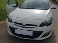Usado Opel Astra 165 HP (121 kW) 2012 Branco Carrinha