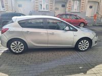 Gebraucht Opel Astra Edition 131 PS (96 kW) 2014 Silber Limousine