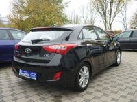 Gebraucht Hyundai i30 Style 99 PS (72 kW) 2012 Schwarz Limousine