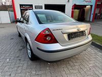 Gebraucht Ford Mondeo Ghia 145 PS (106 kW) 2004 Silber Limousine