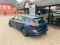 Gebraucht Ford Focus Titanium 125 PS (91 kW) 2025 Blau Limousine