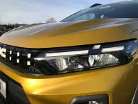 Neu Dacia Sandero Extreme 110 PS (80 kW) 2026 Amber yellow Limousine