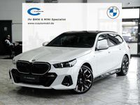 Gebraucht BMW 520 M Sport 208 PS (152 kW) 2025 Mineralweiss Kombi
