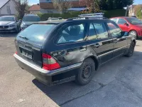 Second-hand Mercedes C200 Elegance 163 CP (119 kW) 2000 Negru Berlinǎ