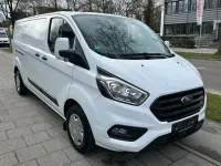 Używany Ford Transit Custom 105 KM (77 kW) 2021 Biały Sedan/Limuzyna