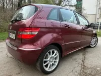 Gebraucht Mercedes B200 136 PS (100 kW) 2010 Rot Van / Kleinbus