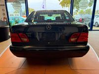 Gebraucht Mercedes E420 Avantgarde 279 PS (205 kW) 1997 Schwarz Limousine