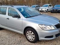 Gebraucht Skoda Octavia Ambiente 122 PS (89 kW) 2011 Grau Kombi