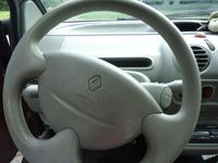 Gebraucht Renault Twingo 58 PS (42 kW) 2001 Rot Kleinwagen