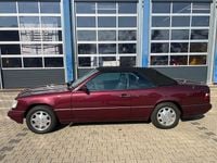 Gebraucht Mercedes E200 136 PS (100 kW) 1997 Rot Cabrio